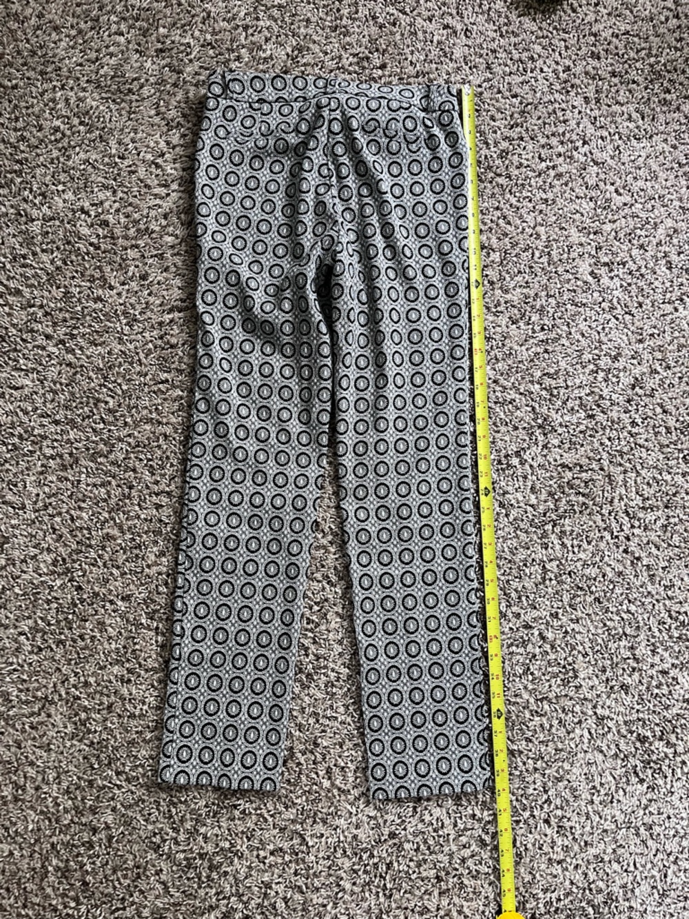 Soho Apparel Ltd Black White Geometric Medallion Print Slim Leg Pants Size 6 - Picture 3 of 7